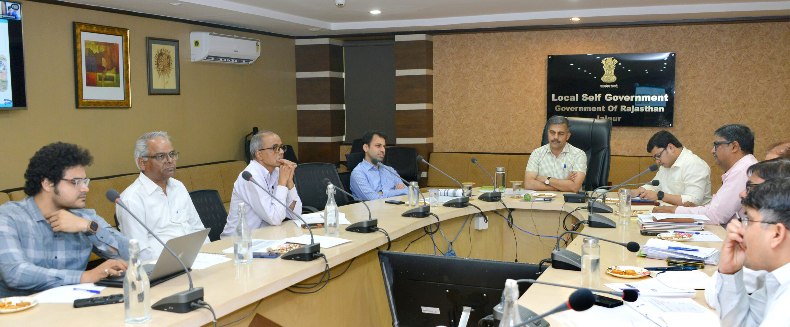 शहरी विकास योजनाओं की प्रगति की समीक्षा अमृत 2.0 पीएम स्वनिधि एवं स्वच्छ भारत मिशन शहरी के कार्यों को समयबद्ध पूरा करने के निर्देश
