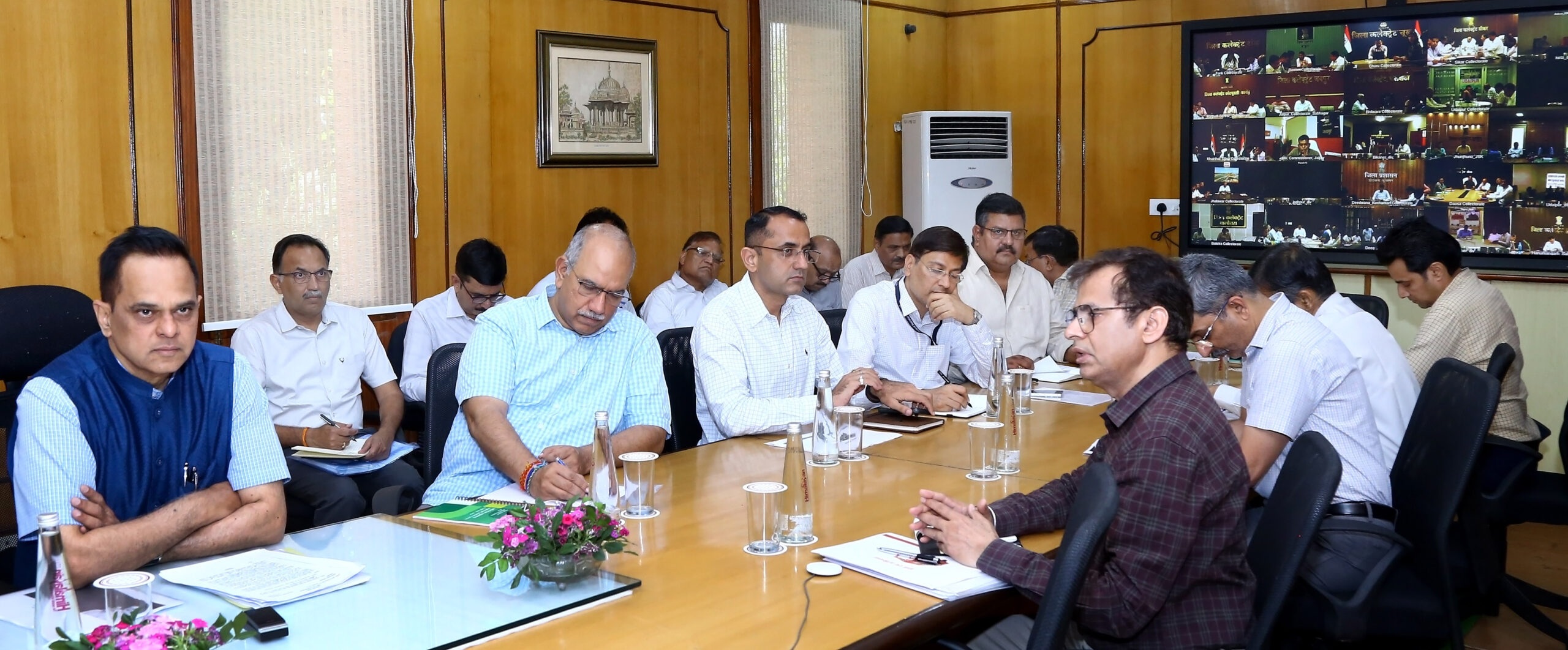 कृषि और ग्रामीण विकास को नई गति देने की पहल, 27 अप्रैल से प्रारंभ होगा ग्राम रथ अभियान, योजनाओं को गांव-गांव तक पहुंचाने का सशक्त माध्यम बनेगा यह अभियान, मुख्य सचिव