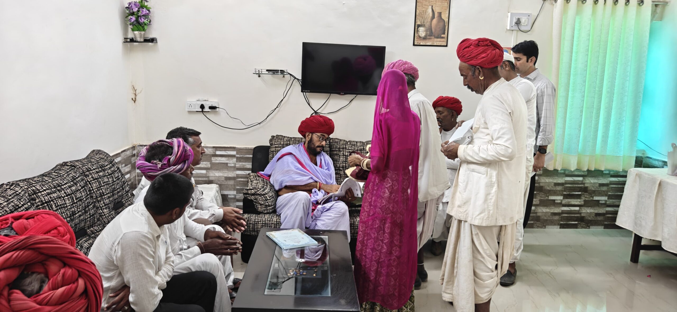 पंचायतीराज राज्यमंत्री ओटाराम देवासी ने आमजन की परिवेदनाओं को सुन निस्तारण के निर्देश दिए