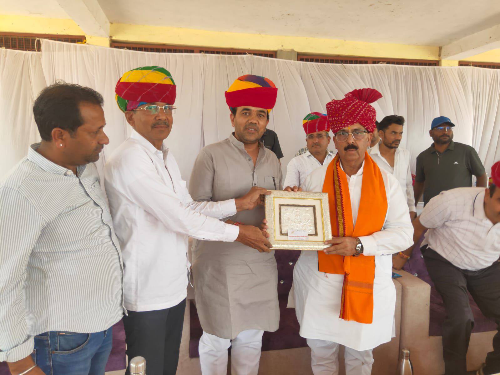 ग्राम रथ अभियान में वित्त आयोग अध्यक्ष अरूण चतुर्वेदी ने ग्राम रथ अभियान में लिया भाग