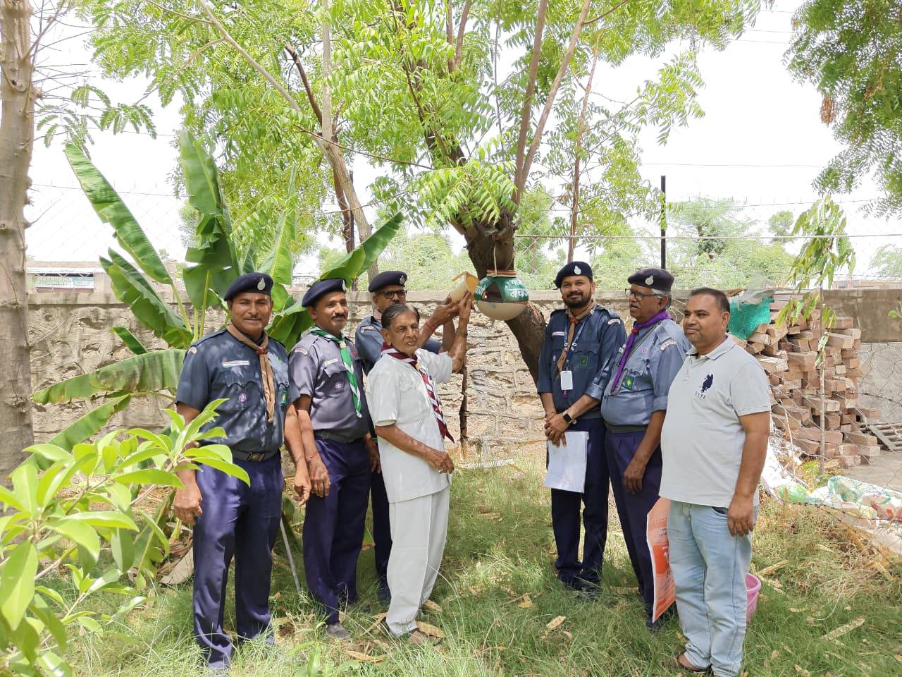 स्काउट मुख्यालय पर परिंडे एवं चुग्गा पत्र लगाकर लिया सेवा का संकल्प, प्रत्येक विधालय में हुए स्काउट गाइड गतिविधियों का सक्रिय संचालन